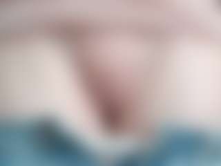 NaughtyBlooms's Live Sex Cam Show