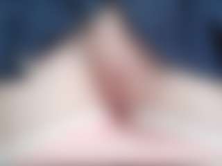 NaughtyBlooms's Live Sex Cam Show