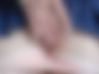 NaughtyBlooms's Live Sex Cam Show
