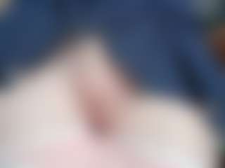 NaughtyBlooms's Live Sex Cam Show