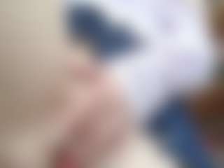 NaughtyBlooms's Live Sex Cam Show