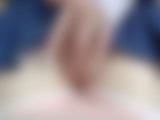 NaughtyBlooms's Live Sex Cam Show