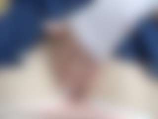 NaughtyBlooms's Live Sex Cam Show