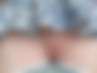 NaughtyBlooms's Live Sex Cam Show