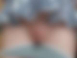 NaughtyBlooms's Live Sex Cam Show