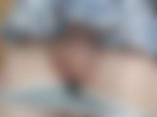 NaughtyBlooms's Live Sex Cam Show