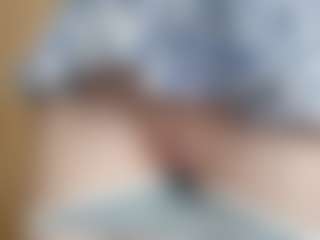 NaughtyBlooms's Live Sex Cam Show