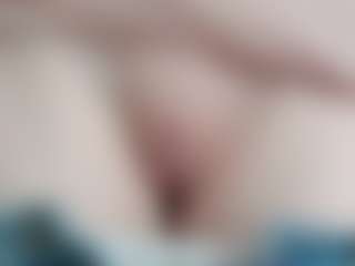 NaughtyBlooms's Live Sex Cam Show