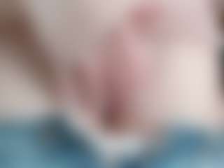 NaughtyBlooms's Live Sex Cam Show