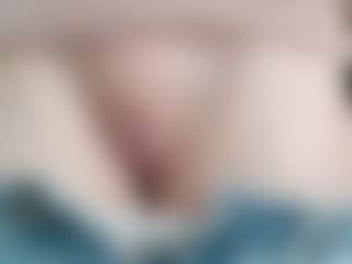 NaughtyBlooms's Live Sex Cam Show