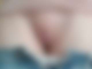 NaughtyBlooms's Live Sex Cam Show
