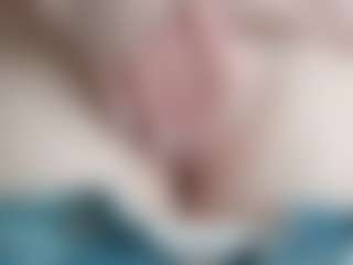 NaughtyBlooms's Live Sex Cam Show
