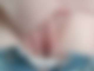 NaughtyBlooms's Live Sex Cam Show