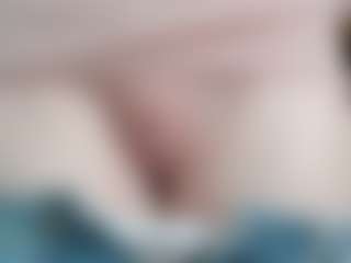NaughtyBlooms's Live Sex Cam Show