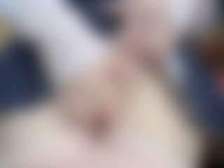 NaughtyBlooms's Live Sex Cam Show