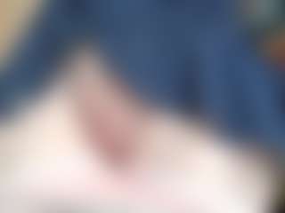NaughtyBlooms's Live Sex Cam Show