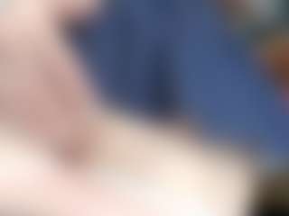 NaughtyBlooms's Live Sex Cam Show