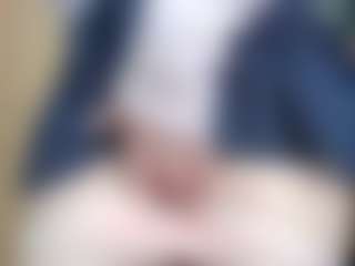 NaughtyBlooms's Live Sex Cam Show