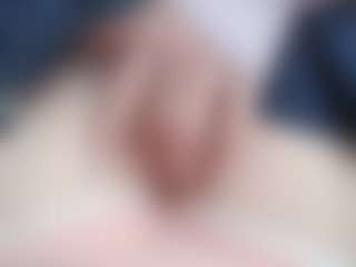 NaughtyBlooms's Live Sex Cam Show