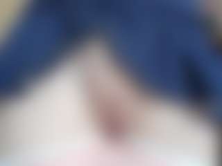 NaughtyBlooms's Live Sex Cam Show