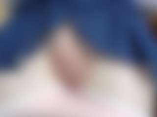 NaughtyBlooms's Live Sex Cam Show