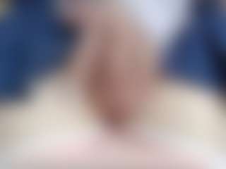 NaughtyBlooms's Live Sex Cam Show
