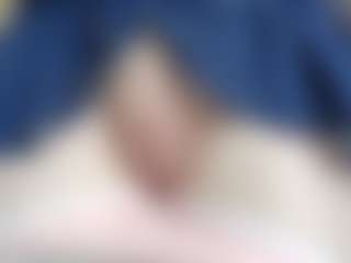 NaughtyBlooms's Live Sex Cam Show