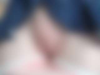 NaughtyBlooms's Live Sex Cam Show