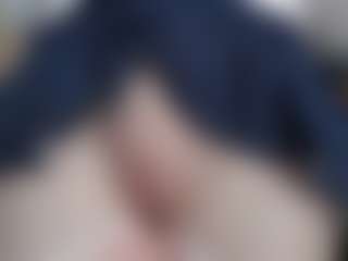 NaughtyBlooms's Live Sex Cam Show