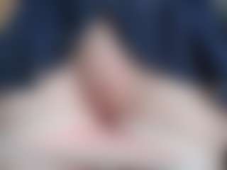 NaughtyBlooms's Live Sex Cam Show