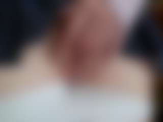 NaughtyBlooms's Live Sex Cam Show