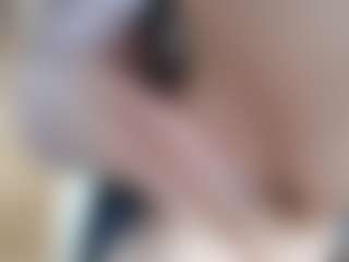 NaughtyBlooms's Live Sex Cam Show