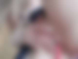 NaughtyBlooms's Live Sex Cam Show