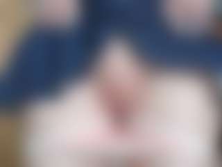 NaughtyBlooms's Live Sex Cam Show