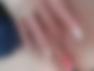 NaughtyBlooms's Live Sex Cam Show