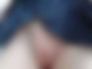 NaughtyBlooms's Live Sex Cam Show