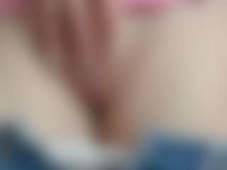 NaughtyBlooms's Live Sex Cam Show