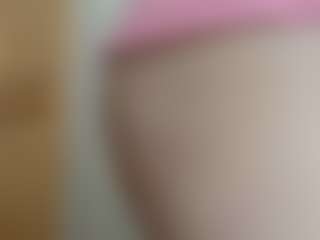 NaughtyBlooms's Live Sex Cam Show