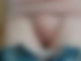 NaughtyBlooms's Live Sex Cam Show