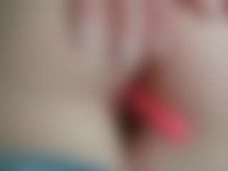 NaughtyBlooms's Live Sex Cam Show