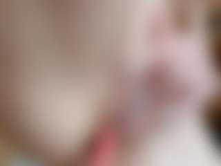 NaughtyBlooms's Live Sex Cam Show