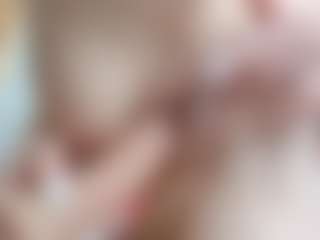 NaughtyBlooms's Live Sex Cam Show