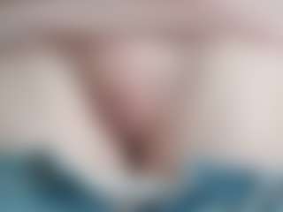 NaughtyBlooms's Live Sex Cam Show