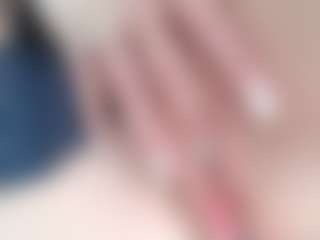 NaughtyBlooms's Live Sex Cam Show