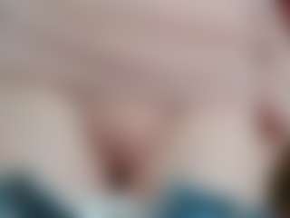 Live cam show with NaughtyBlooms - Blue Eyes on TottyGirls