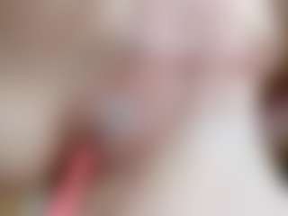 Live cam show with NaughtyBlooms - Brown Eyes Blonde Hair on 1on1-livenow