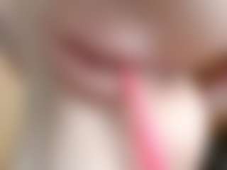 NaughtyBlooms's Live Sex Cam Show
