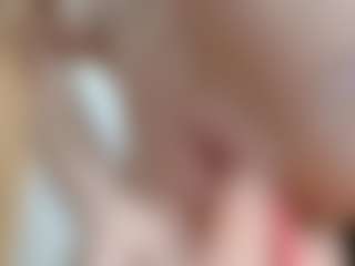NaughtyBlooms's Live Sex Cam Show