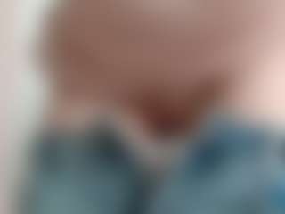 NaughtyBlooms's Live Sex Cam Show