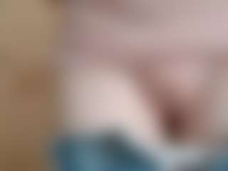 NaughtyBlooms's Live Sex Cam Show
